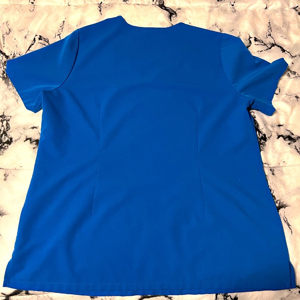 FIGS scrub top